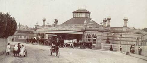 Lewes_Railway_Station_postcard_Cheetham_1