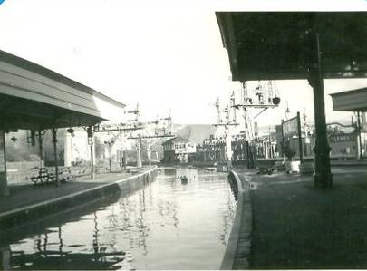 Lewes_floods_1960_Railway_Station