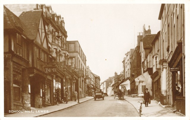 Cinema_du_Luxe_School_Hill_Lewes