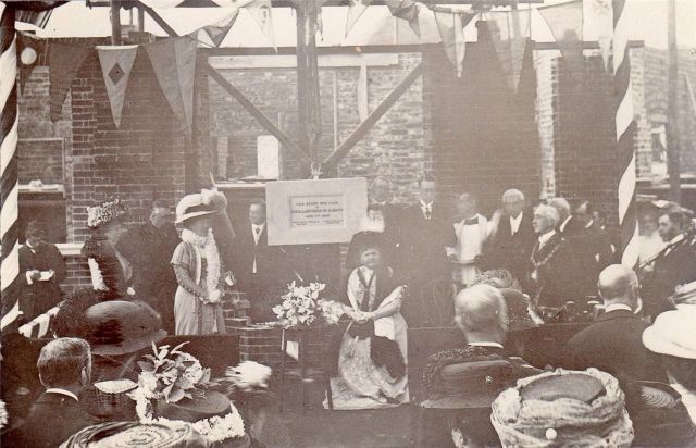 Lewes_Victoria_Hospital_foundation_stone_laying_1909_postcard