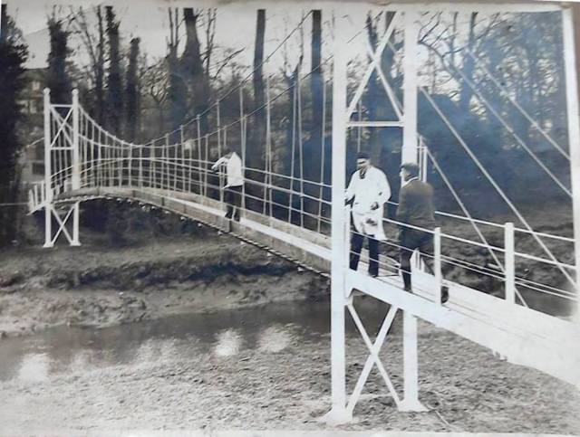 Malling_Deanery_suspension_bridge_painting_Wally_Newman