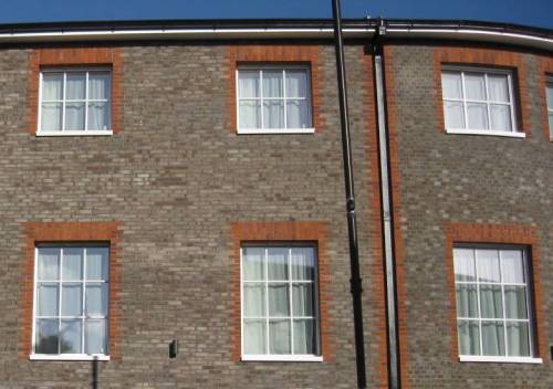 premier-inn-lewes-stretcher-bond-bricks-detail