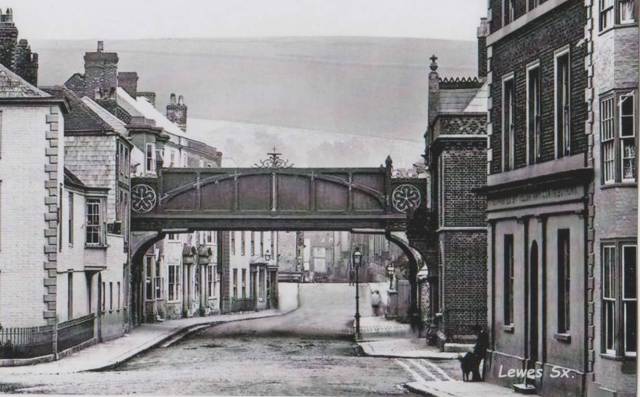 lewes-high-street-railway-bridge-postcard