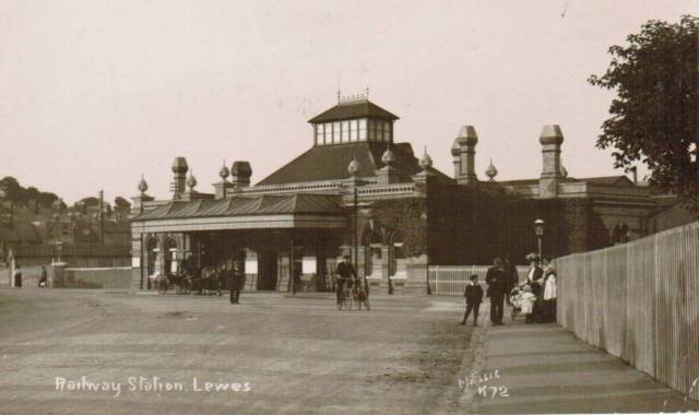 railway-station-lewes-postcard