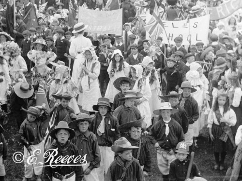 Reeves photo of Lewes children on Empire Day parade