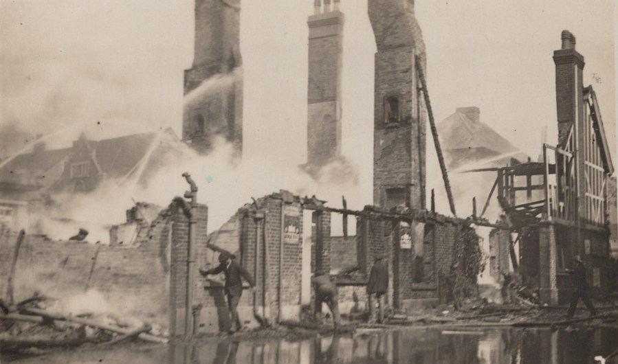 Bear Hotel fire 1919, Lewes, photo